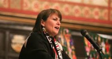 #52-18 Native Women Challenge Canada #52-18 Native Women Challenge Canada